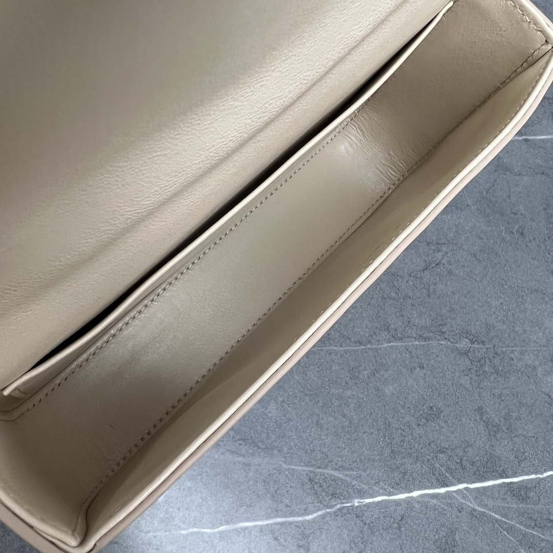 Celine 197992 Chain Shoulder Bag Claude In Triomphe Canvas Nude