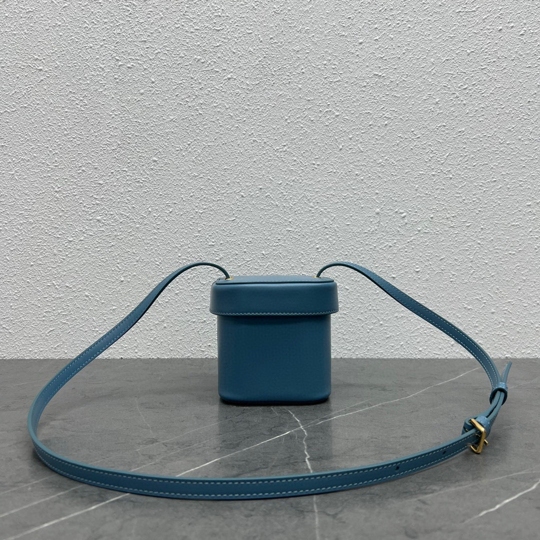 Celine 199263 SMALL BOX cuir triomphe in Smooth Calfskin Blue