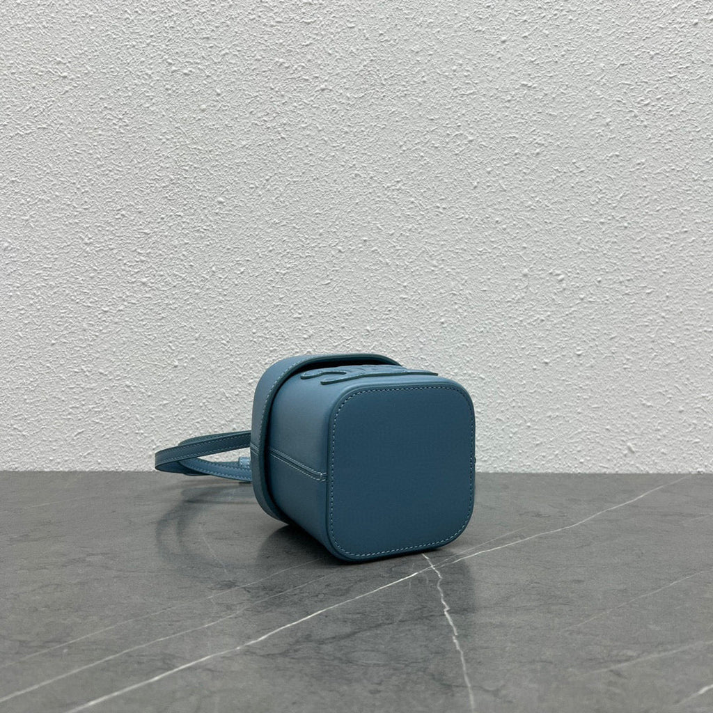 Celine 199263 SMALL BOX cuir triomphe in Smooth Calfskin Blue