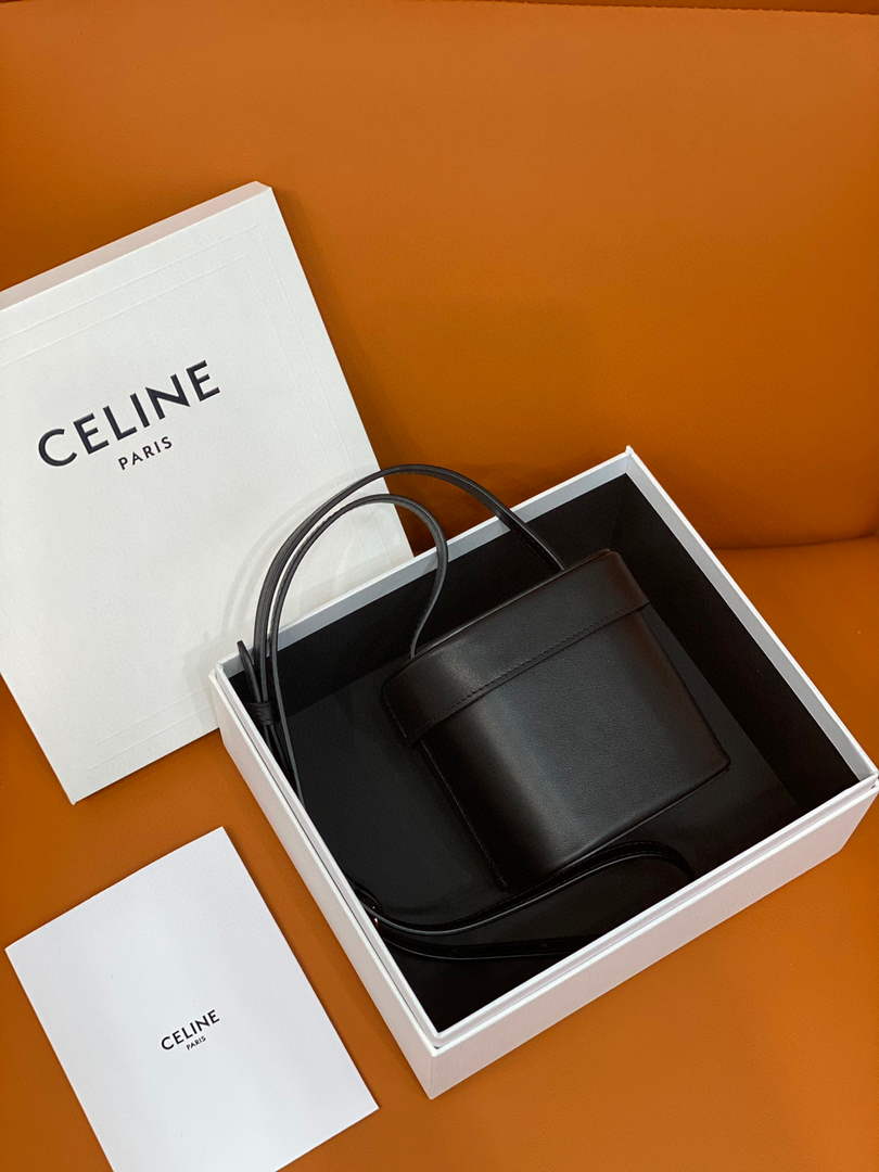 Celine 199263 SMALL BOX cuir triomphe in Smooth Calfskin Black