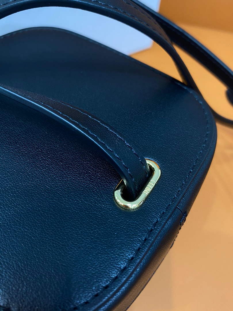 Celine 199263 SMALL BOX cuir triomphe in Smooth Calfskin Black