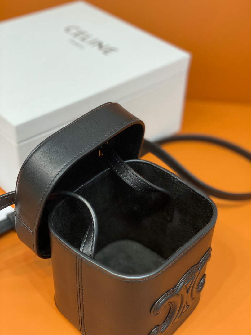 Celine 199263 SMALL BOX cuir triomphe in Smooth Calfskin Black