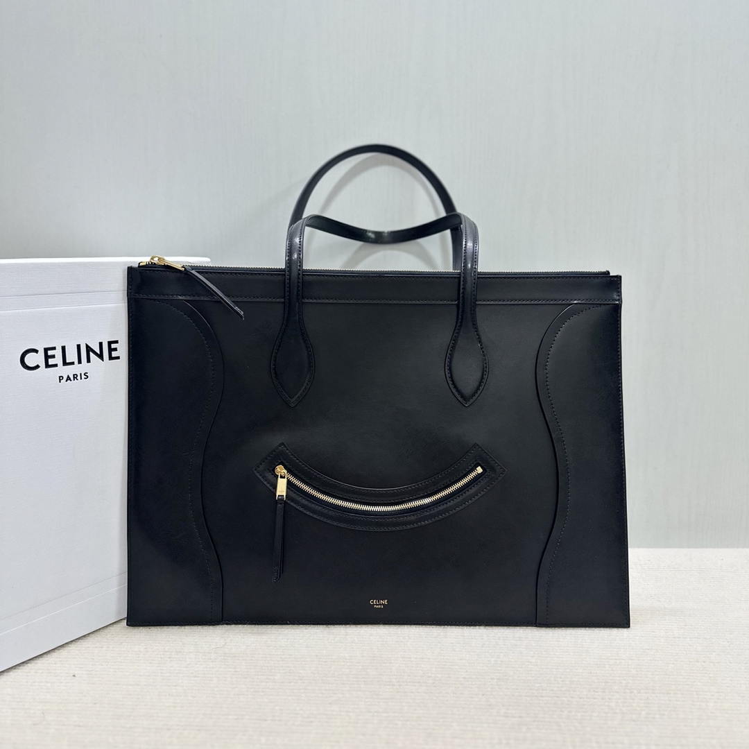 CELINE FLAT LUGGAGE IN GLOSSY CALFSKIN 123963GW4 Black