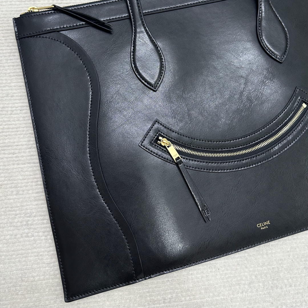 CELINE FLAT LUGGAGE IN GLOSSY CALFSKIN 123963GW4 Black