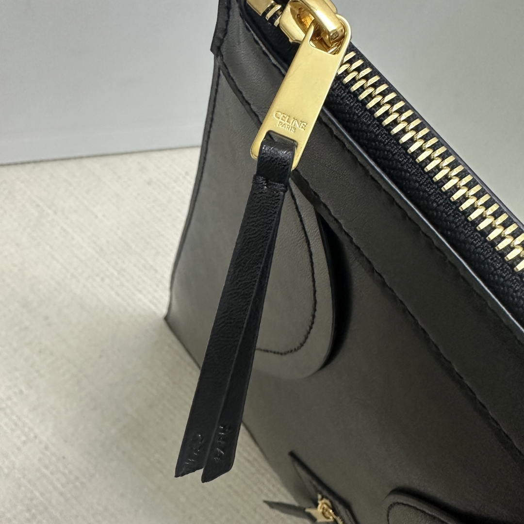 CELINE FLAT LUGGAGE IN GLOSSY CALFSKIN 123963GW4 Black