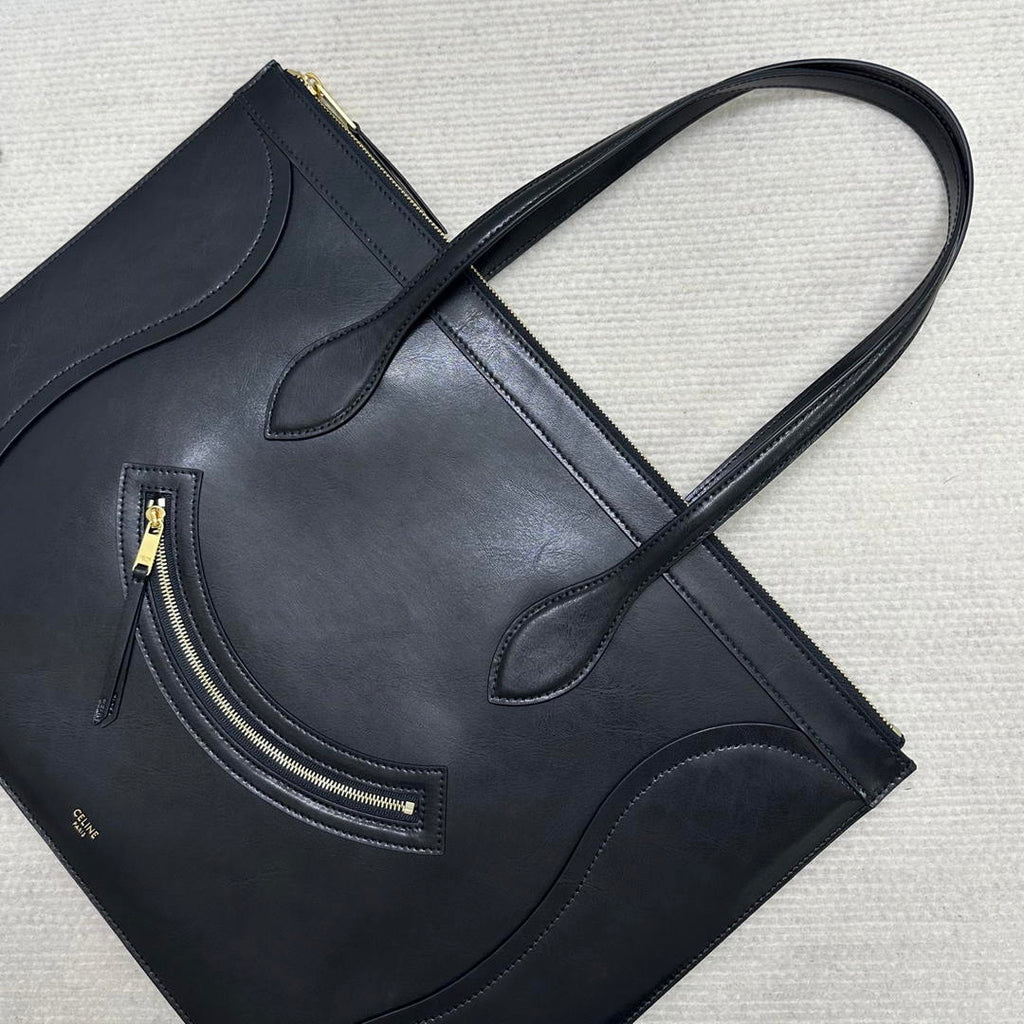 CELINE FLAT LUGGAGE IN GLOSSY CALFSKIN 123963GW4 Black