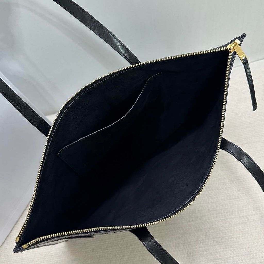 CELINE FLAT LUGGAGE IN GLOSSY CALFSKIN 123963GW4 Black