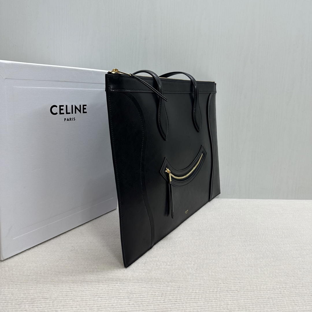 CELINE FLAT LUGGAGE IN GLOSSY CALFSKIN 123963GW4 Black