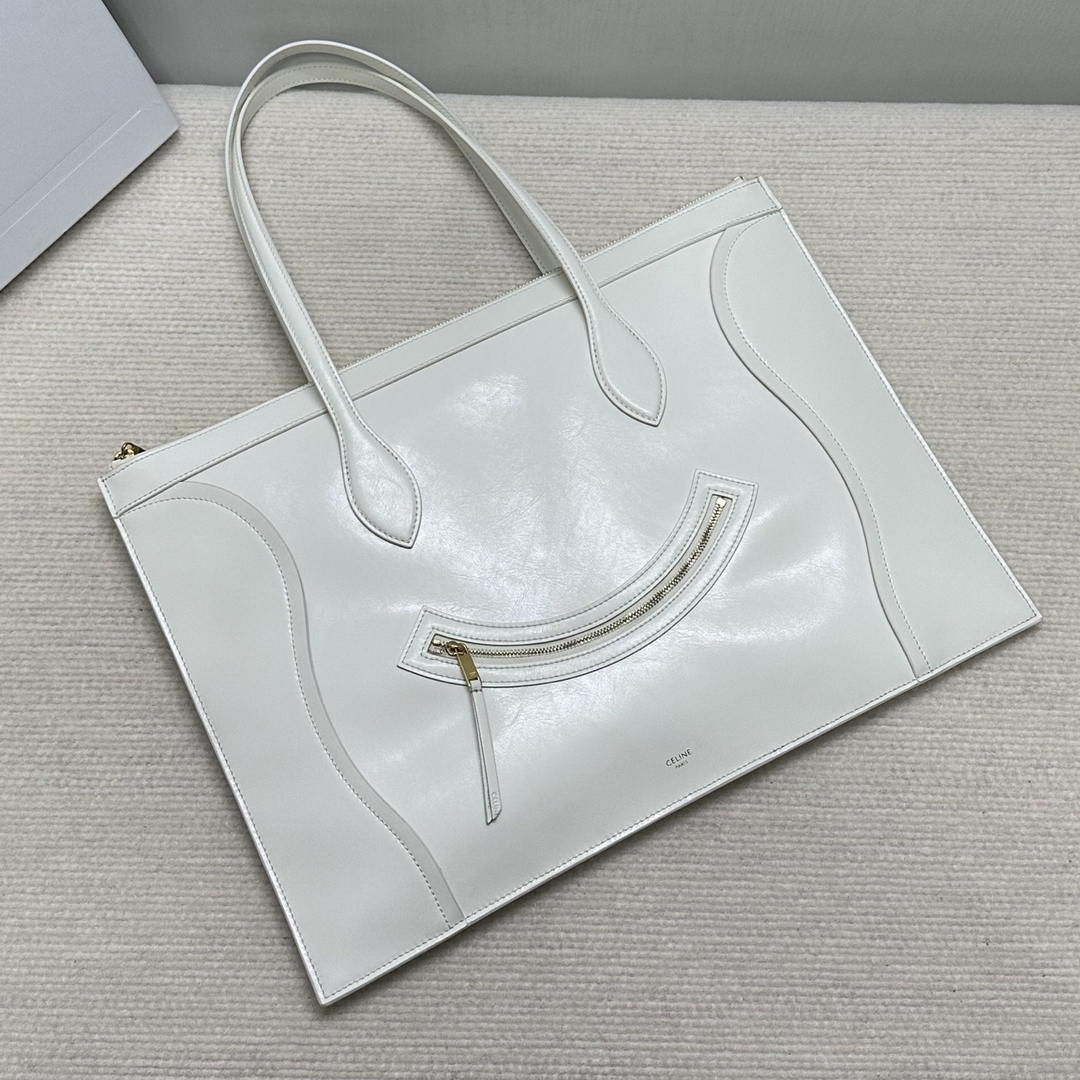 CELINE FLAT LUGGAGE IN GLOSSY CALFSKIN 123963GW4 White
