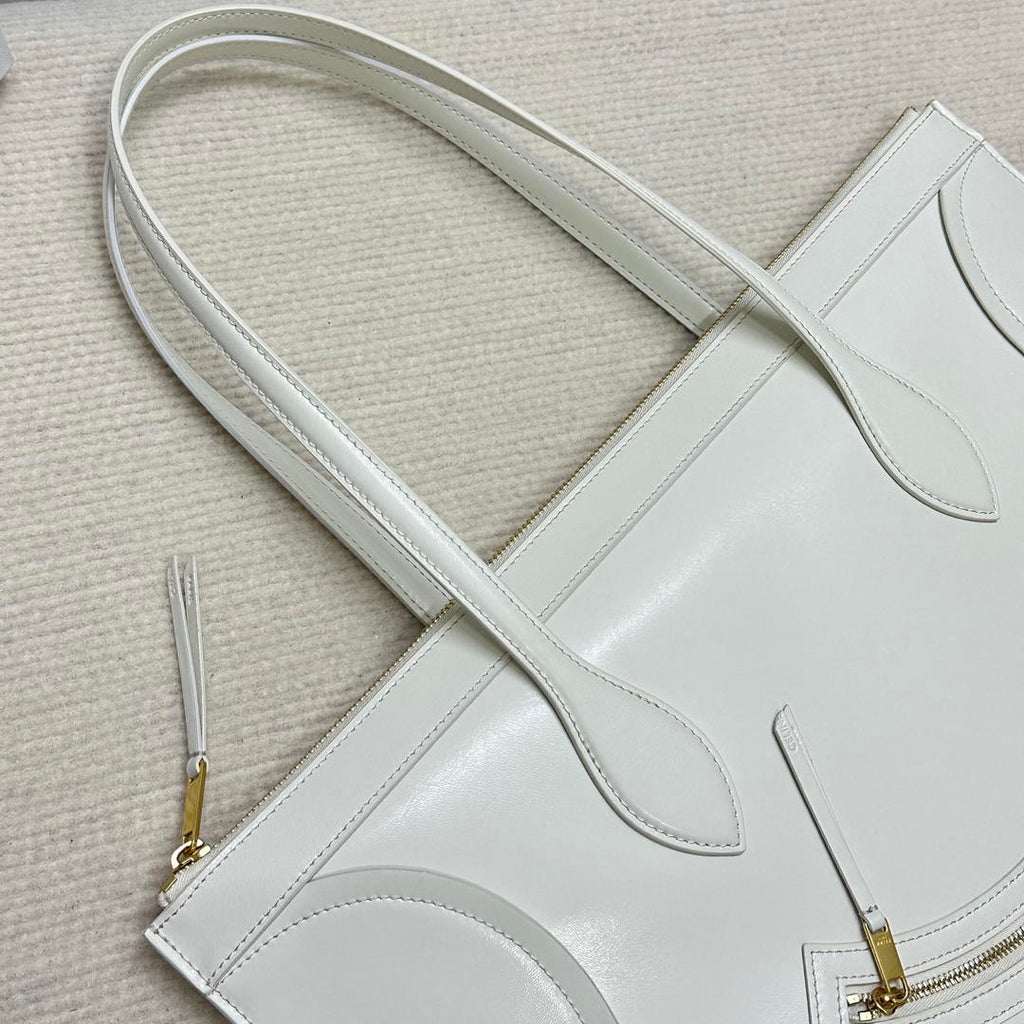 CELINE FLAT LUGGAGE IN GLOSSY CALFSKIN 123963GW4 White