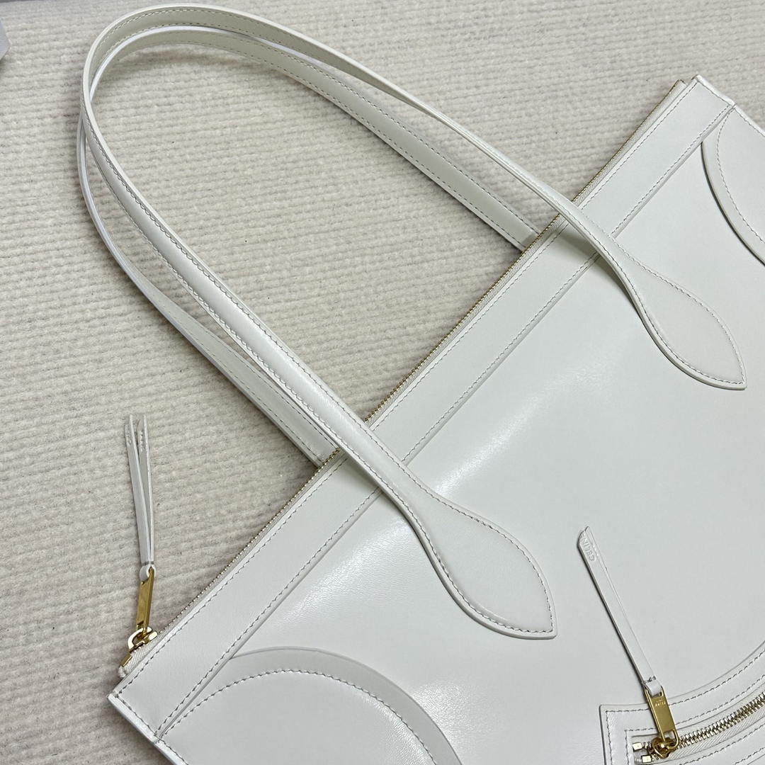 CELINE FLAT LUGGAGE IN GLOSSY CALFSKIN 123963GW4 White
