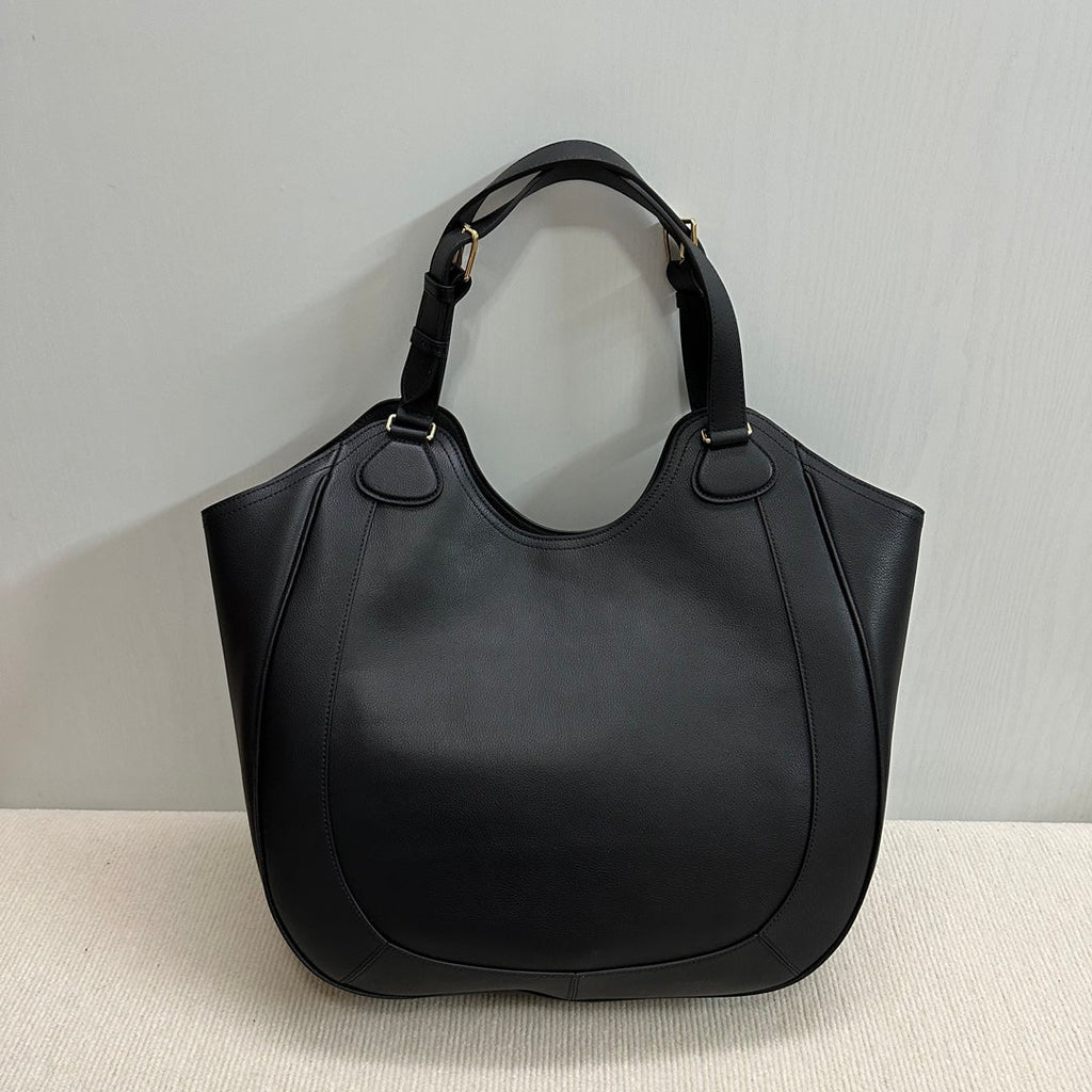 CELINE HOBO IN SUPPLE SMOOTH CALFSKIN 119353 BLACK