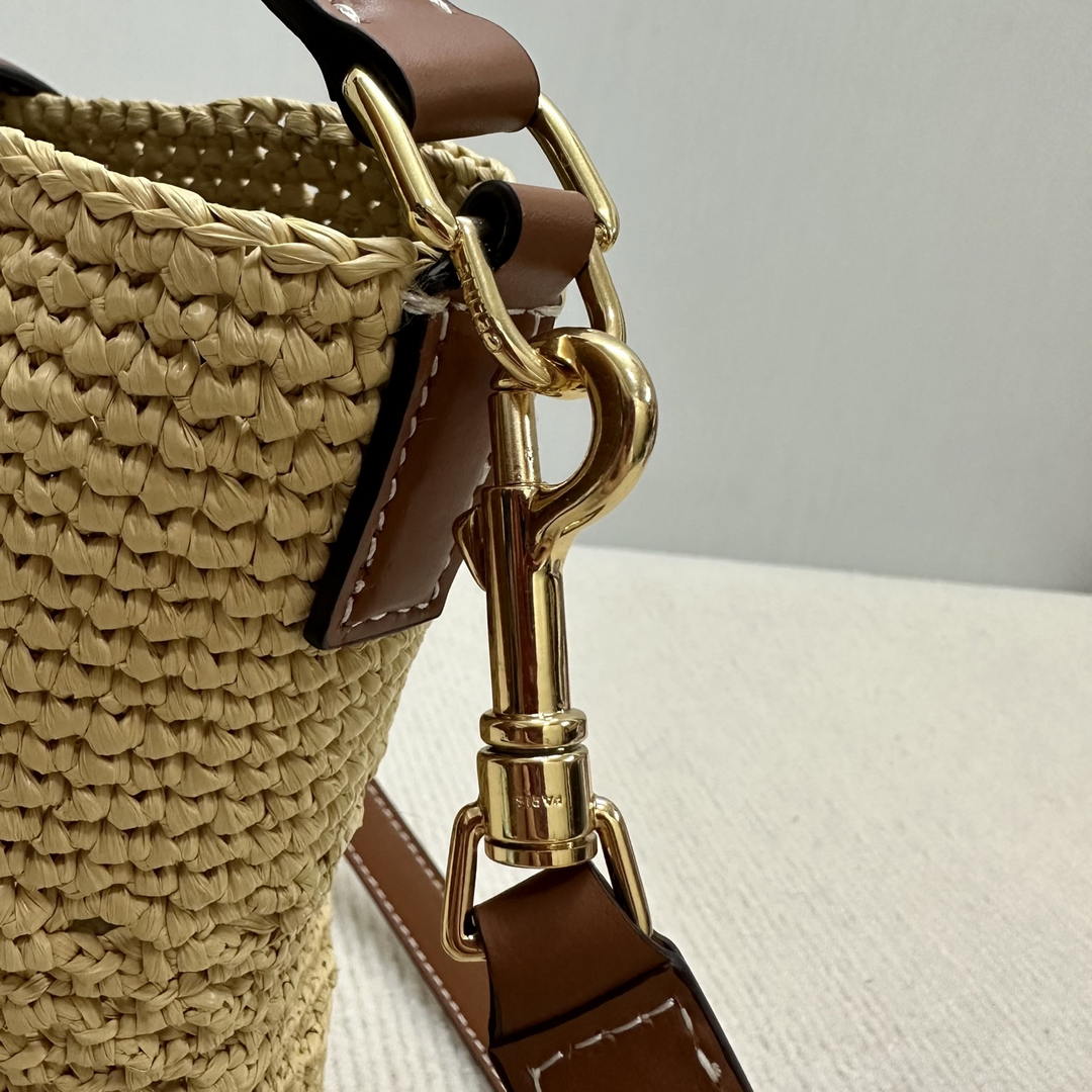 Celine LOUISE Small Bucket TRIOMPHE bag 119742 Nature