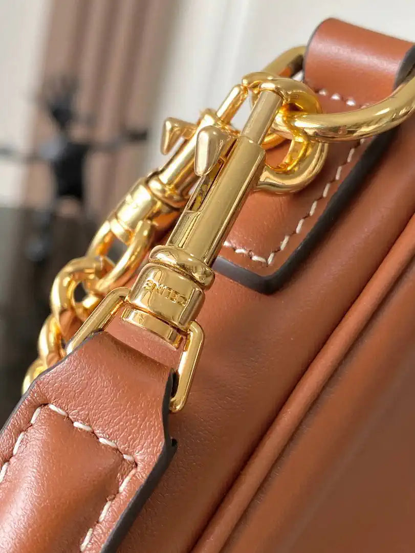 Celine SHOULDER CAMILLE 16 SOFT IN SMOOTH CALFSKIN 122073FX9.38NO Brown