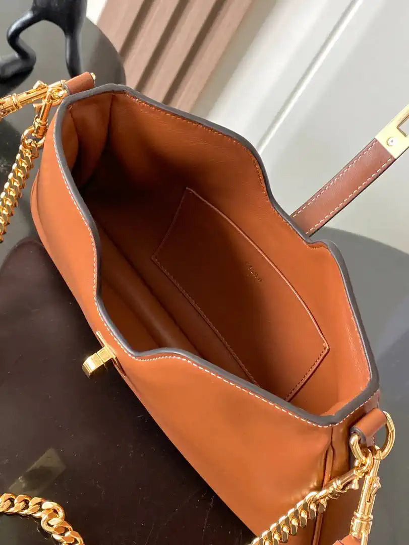 Celine SHOULDER CAMILLE 16 SOFT IN SMOOTH CALFSKIN 122073FX9.38NO Brown