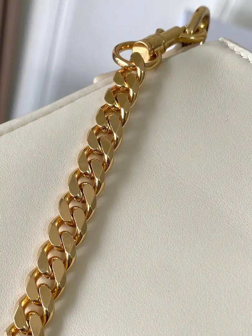 Celine SHOULDER CAMILLE 16 SOFT IN SMOOTH CALFSKIN 122073FX9.38NO White