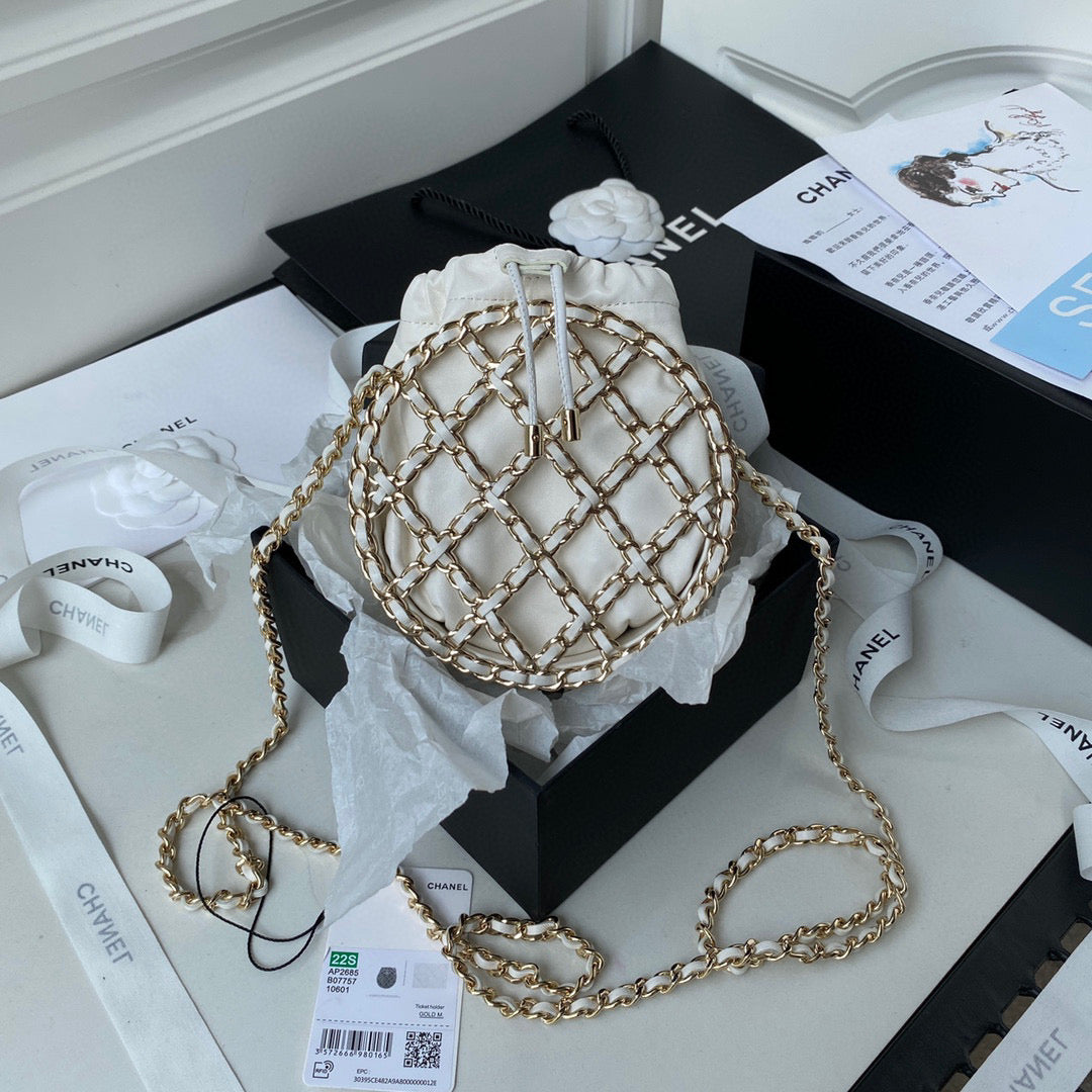 Chanel 2022 Cruise AP2685 Clutch Bag White