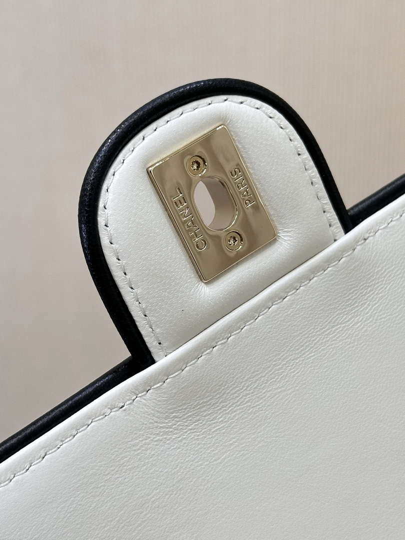 Chanel 2025SS Flap Bag Lambskin AS5150 White