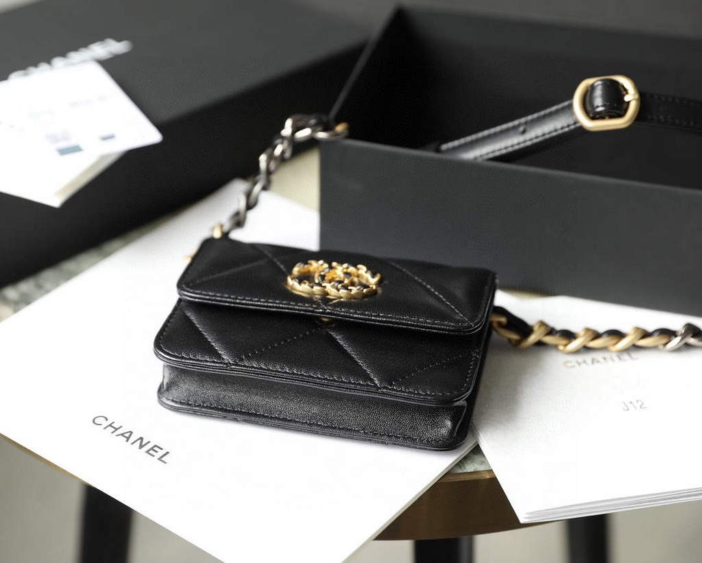 Chanel 21AW Chanel Mini 19 Flap bag Coin Purse With Chain Lambskin Black