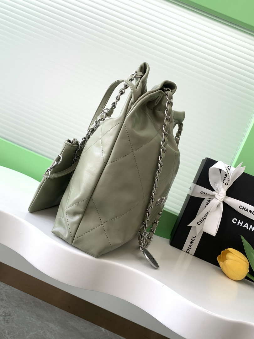 Chanel 22 AS3260 Small Handbag 25C Shiny Calfskin Light Green