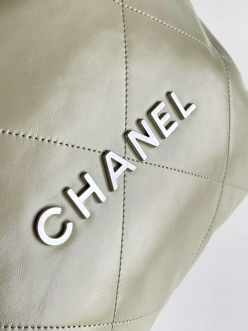 Chanel 22 AS3260 Small Handbag 25C Shiny Calfskin Light Green