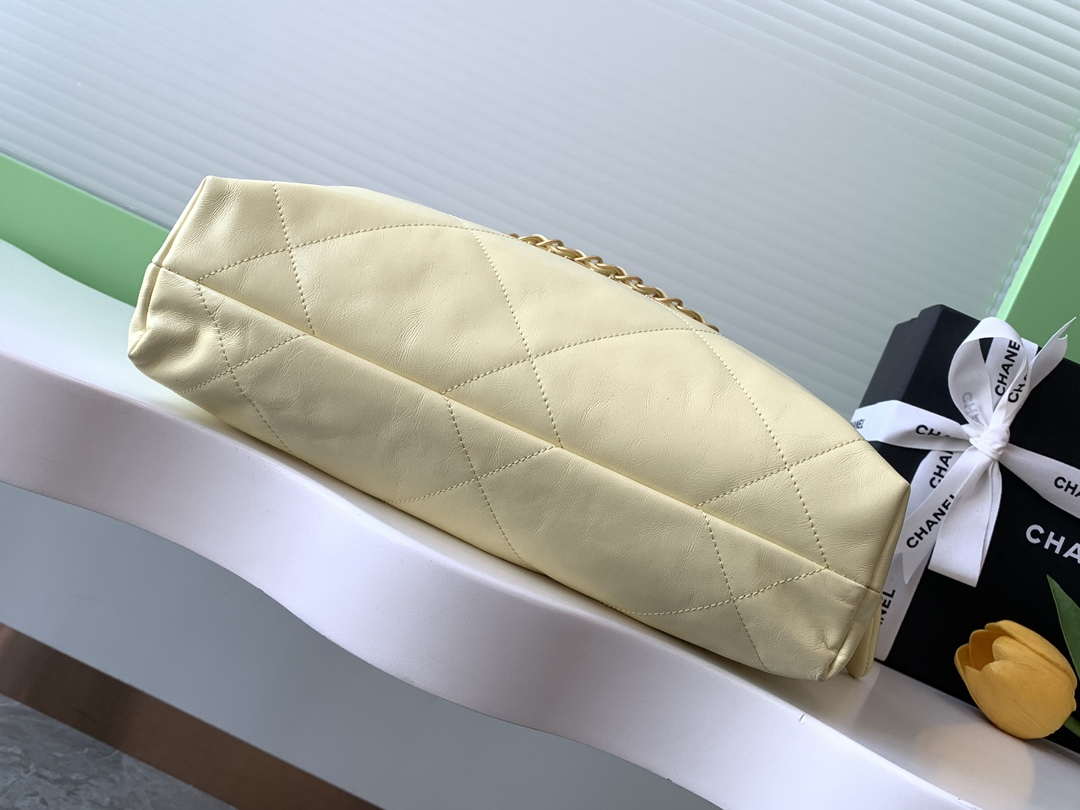 Chanel 22 AS3260 Small Handbag 25C Shiny Calfskin Light Yellow - Default Title - View 4