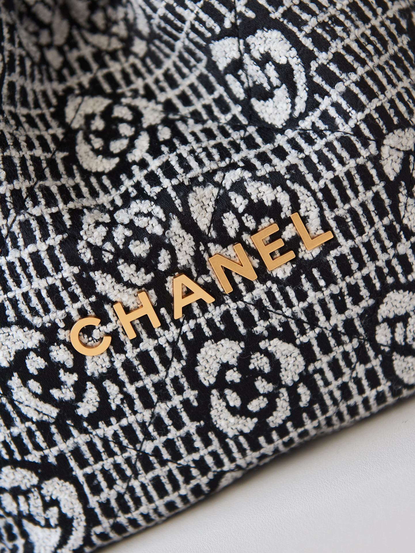 Chanel 22 AS3260 Small Handbag Velvet White &Black Gold - Default Title - View 2