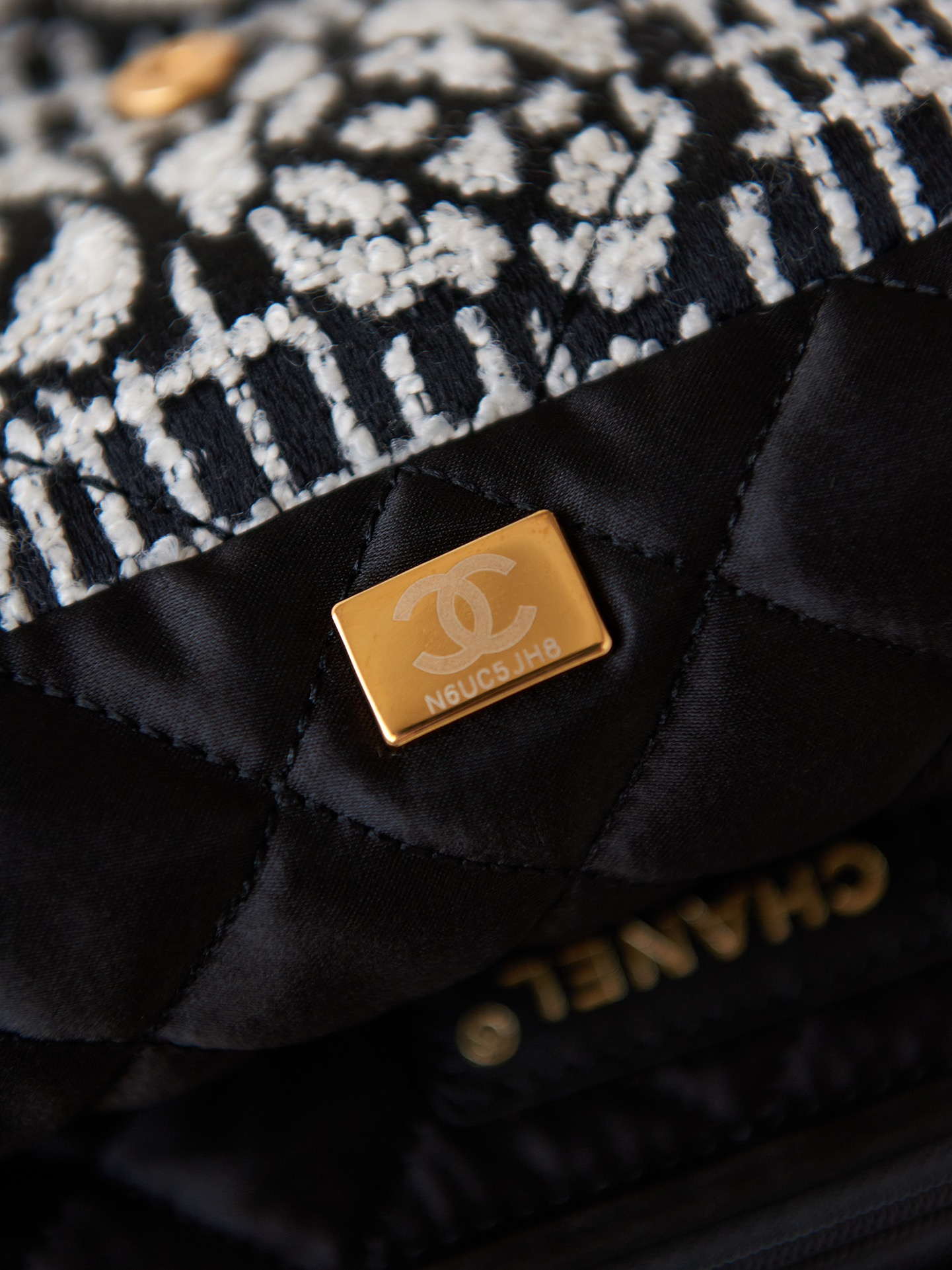 Chanel 22 AS3260 Small Handbag Velvet White &Black Gold - Default Title - View 9