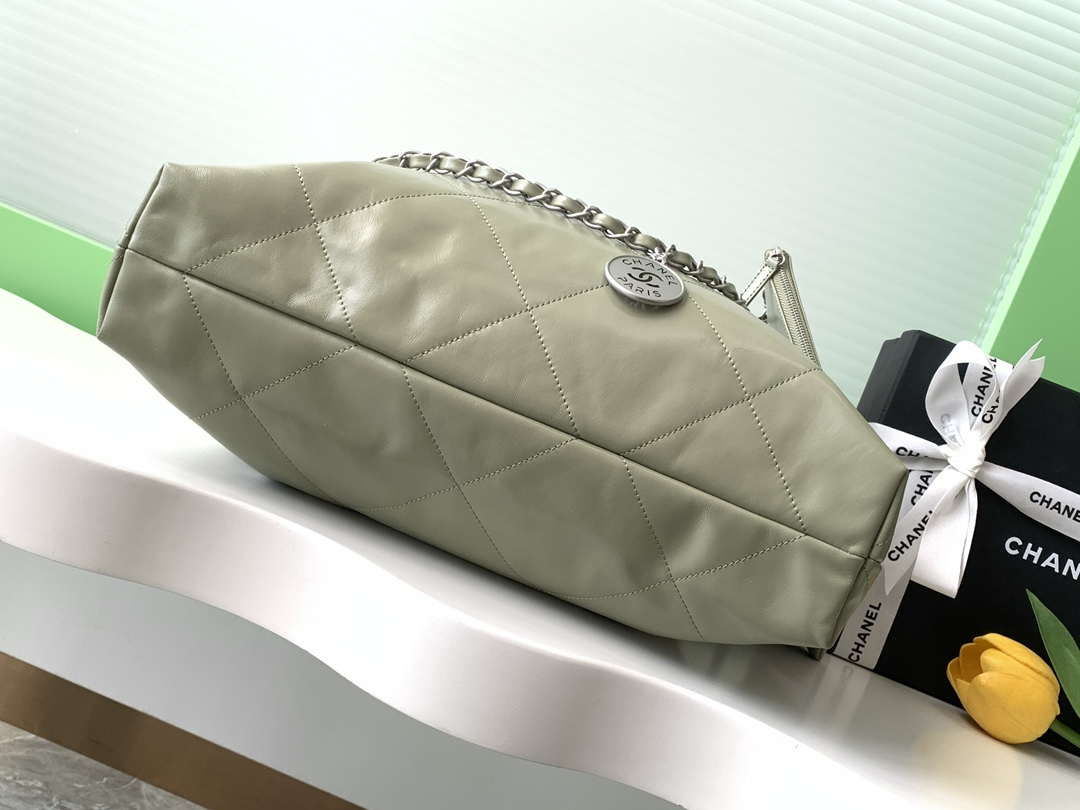 Chanel 22 AS3261 Handbag 24K Shiny Calfskin Light Green Silver