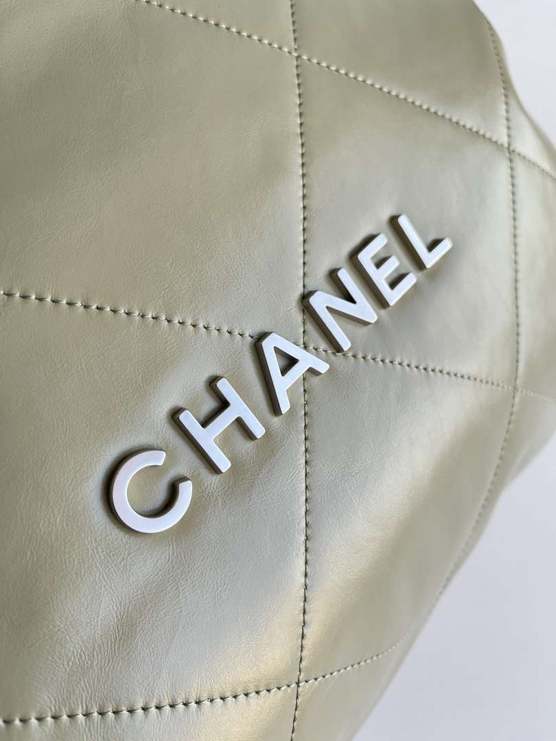 Chanel 22 AS3261 Handbag 24K Shiny Calfskin Light Green Silver