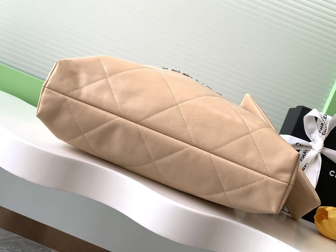 Chanel 22 AS3261 Handbag 24K Shiny Calfskin Apricot Silver
