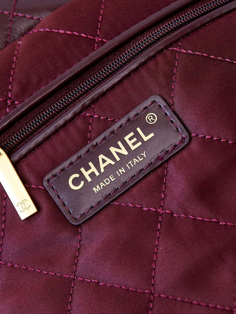 Chanel 22 AS3261 Handbag Shiny Calfskin Dark Red