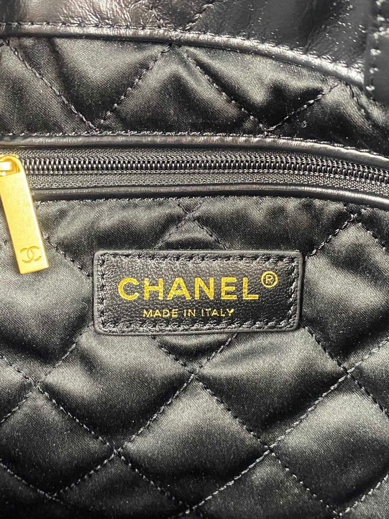 Chanel 22 Backpack Shiny Calfskin AS3313 Black Gold