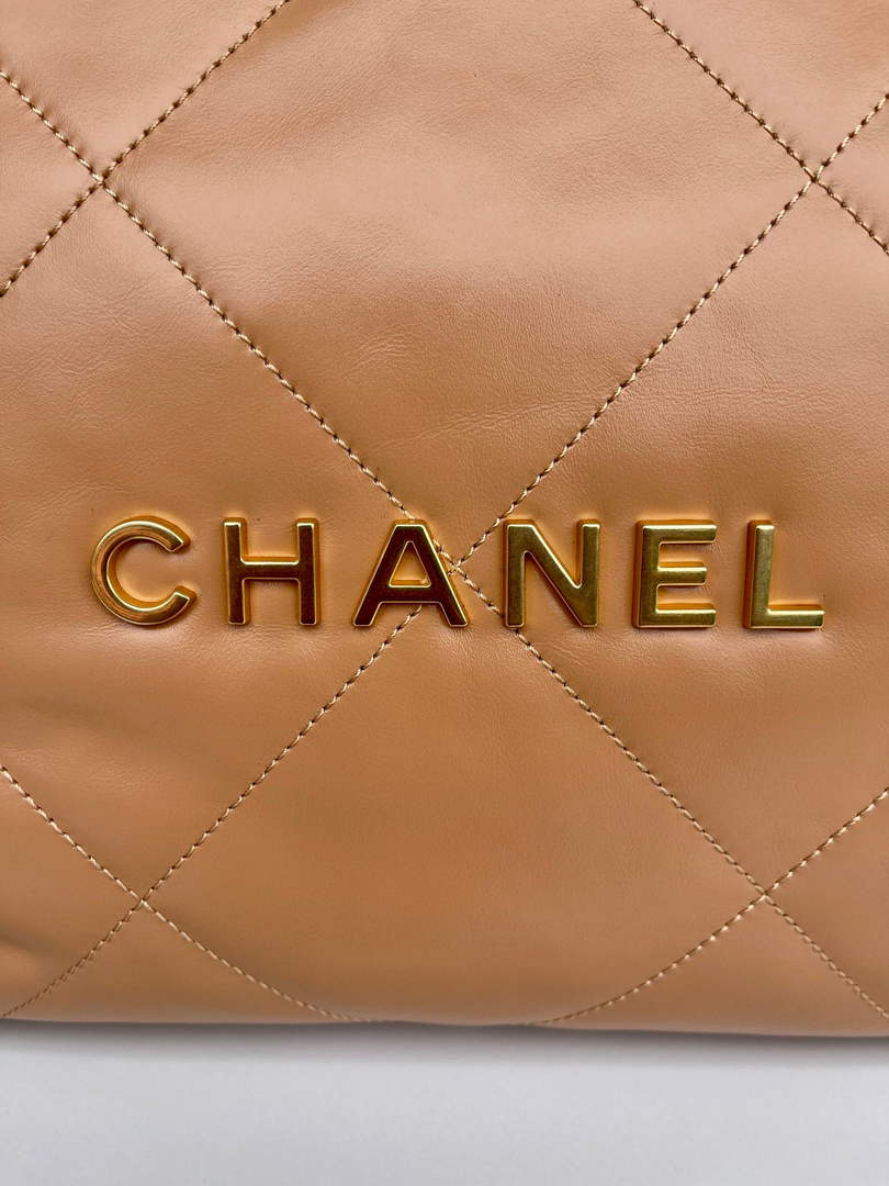 Chanel 22 Handbag AS3261 Shiny Calfskin Gold-Tone Metal Camel