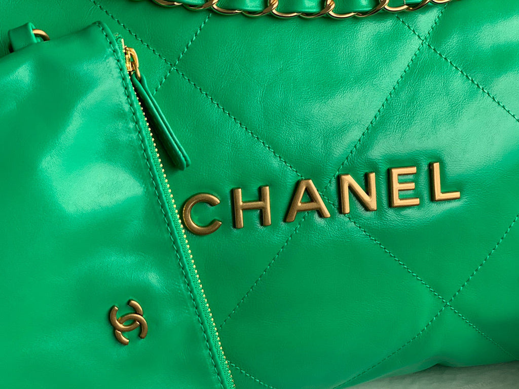 Chanel 22 Handbag AS3261 Shiny Calfskin Gold-Tone Metal Green