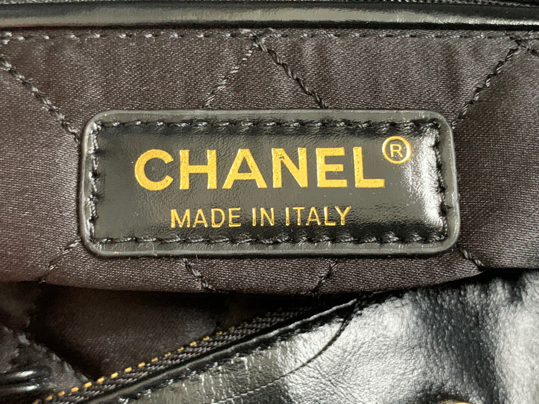 Chanel 22 Large Handbag Shiny Calfskin Lacquered Metal AS3262 Black Logo White