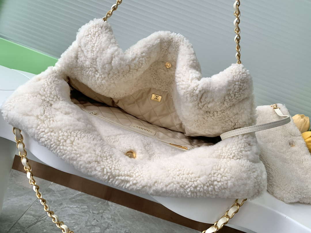 Chanel 22 Handbag Sheep wool & Gold-Tone Metal AS3261 Beige - Default Title - View 8