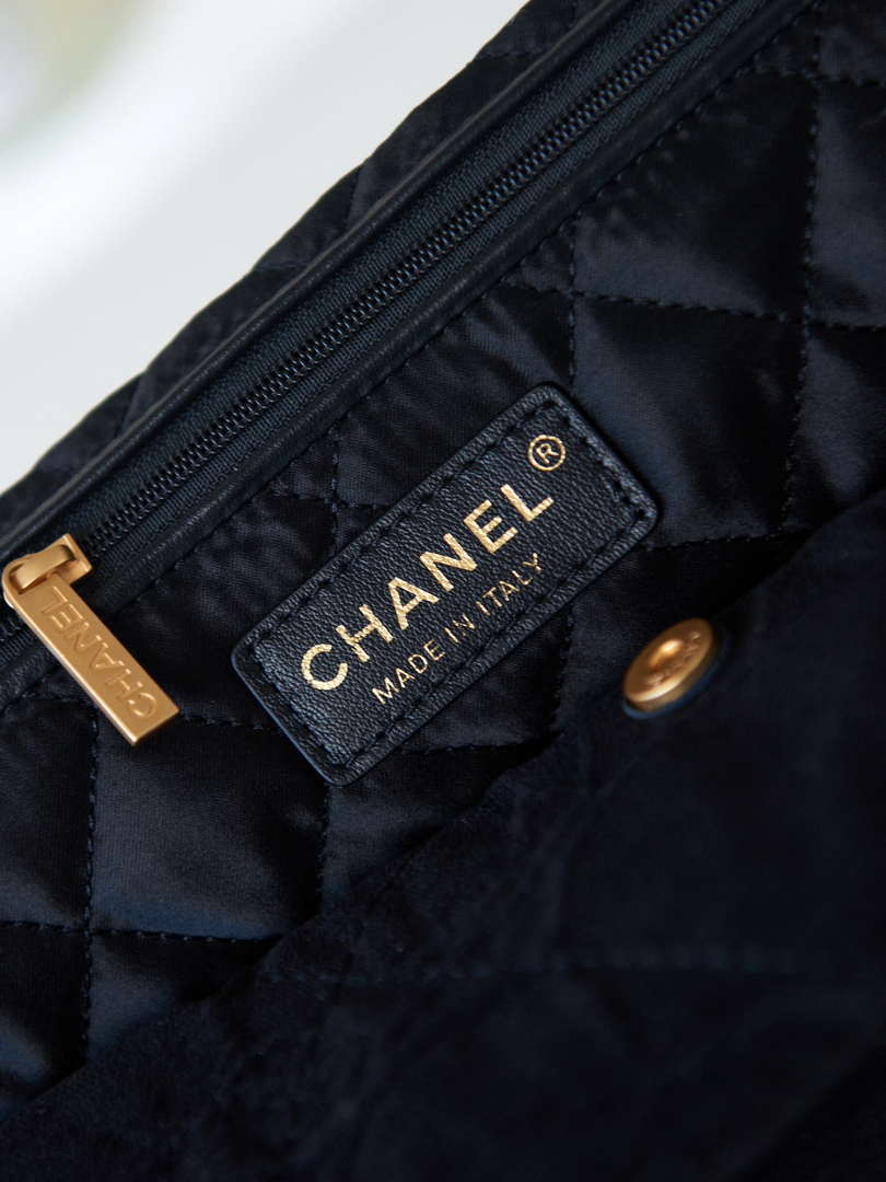 Chanel 22 Handbag Shiny AS3261 Black Velvet Gold
