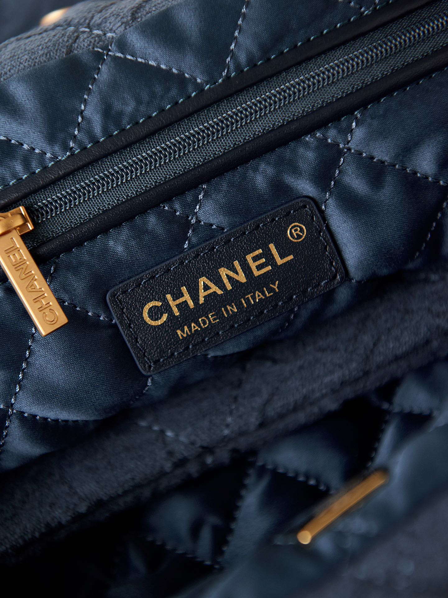 Chanel 22 Handbag Shiny AS3261 Navy Blue Velvet Gold