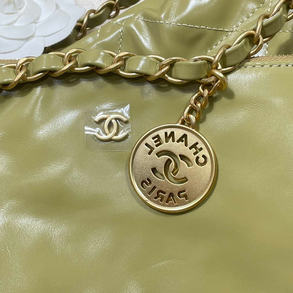 Chanel 22 Handbag Shiny Calfskin AS3261 Light Green