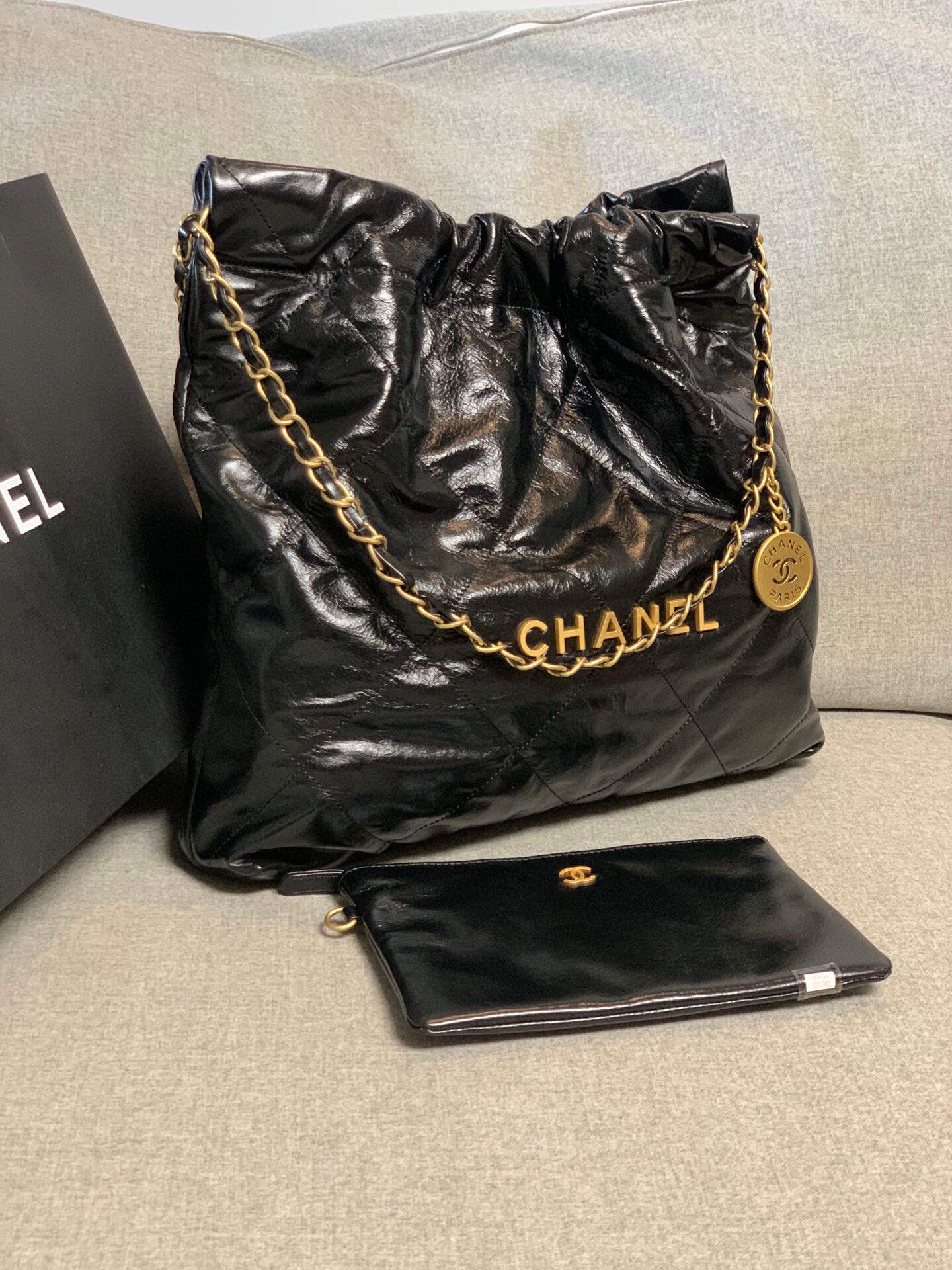 Chanel 22 Handbag Shiny Calfskin Gold AS3261 Black - Default Title - View 1