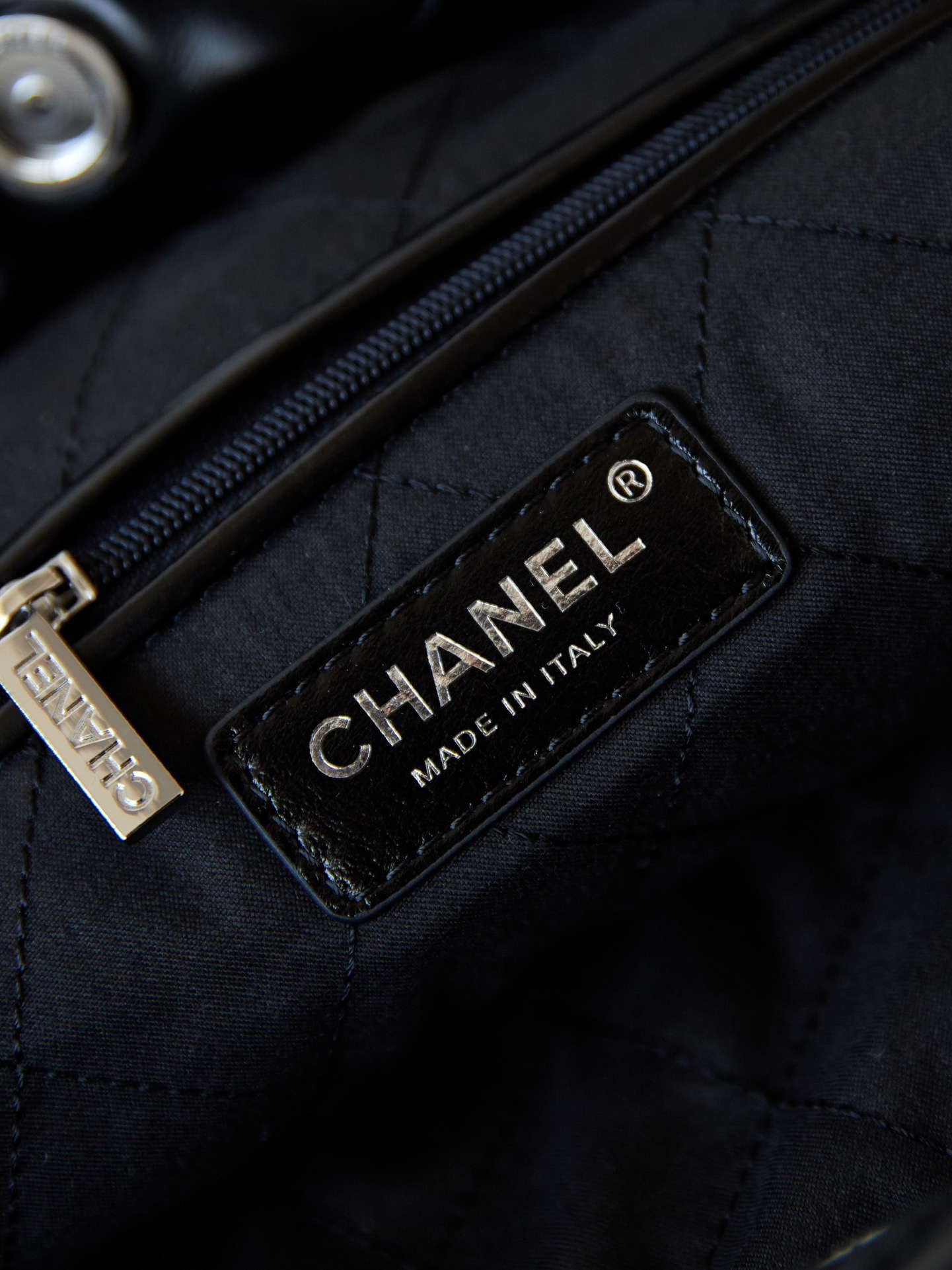 Chanel 22 Handbag Shiny Calfskin Gold AS3261 Black with Black Logo - Default Title - View 8