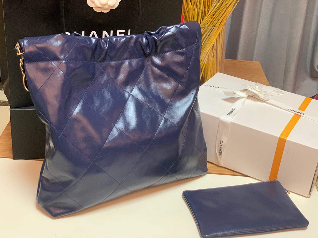 Chanel 22 Handbag Shiny Calfskin Gold AS3261 Navy Blue
