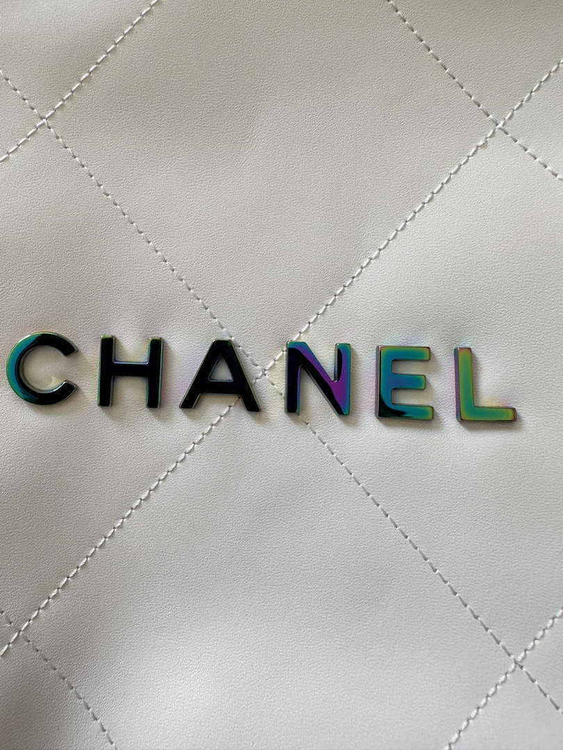 Chanel 22 Handbag Shiny White Calfskin AS3261 with Symphony Hardware