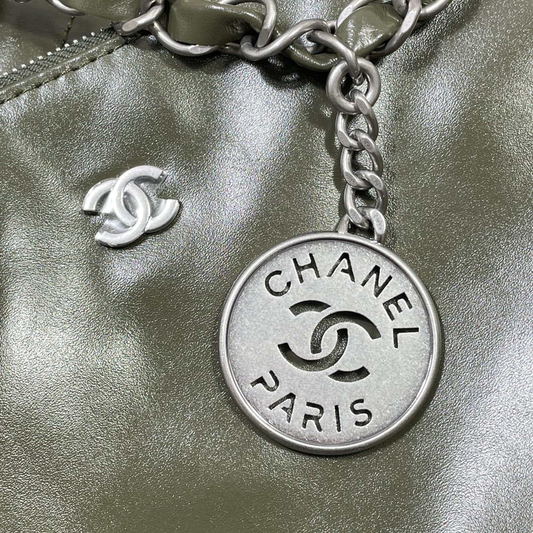 Chanel 22 Large Handbag Shiny Calfskin AS3262 Dark Green