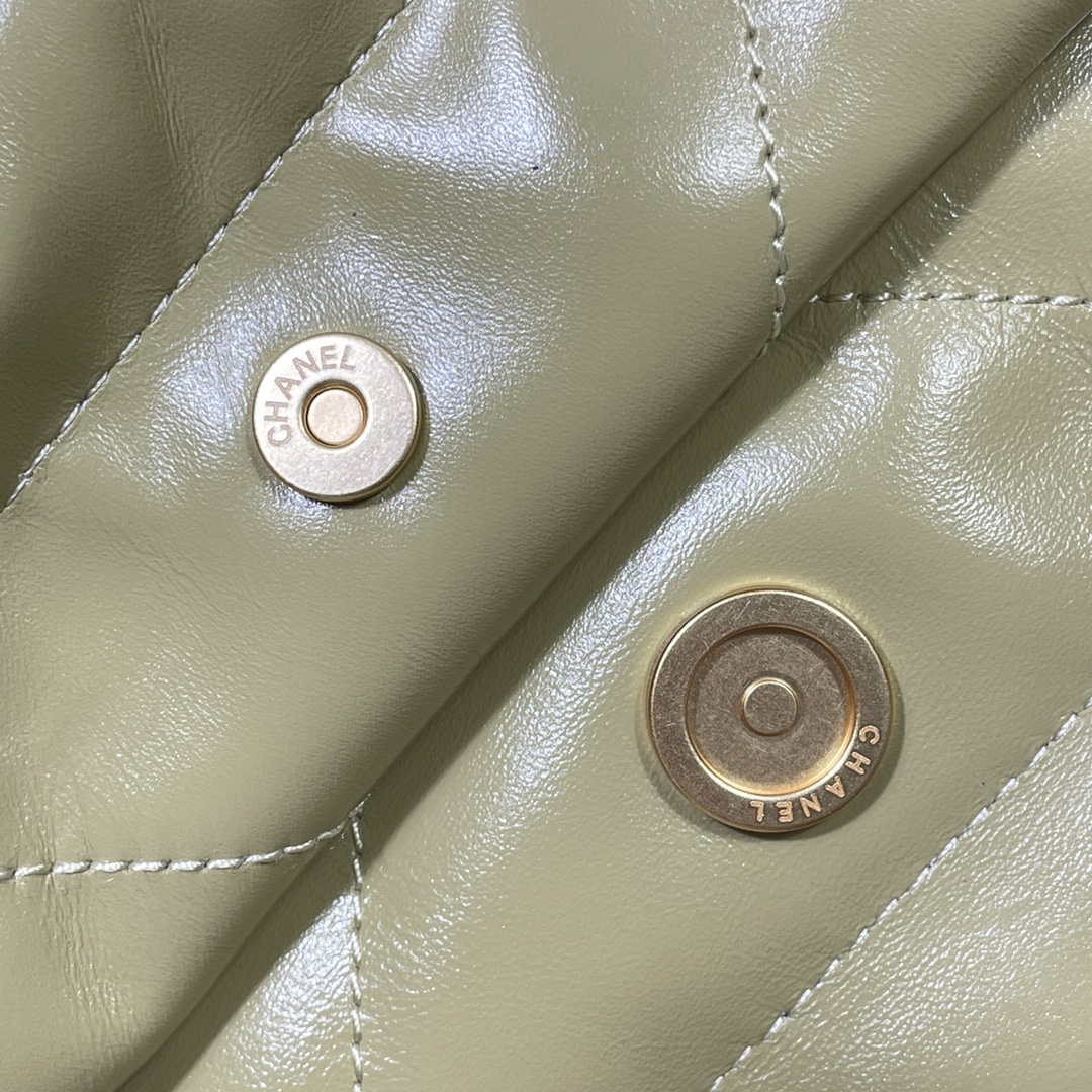 Chanel 22 Large Handbag Shiny Calfskin AS3262 Light Green