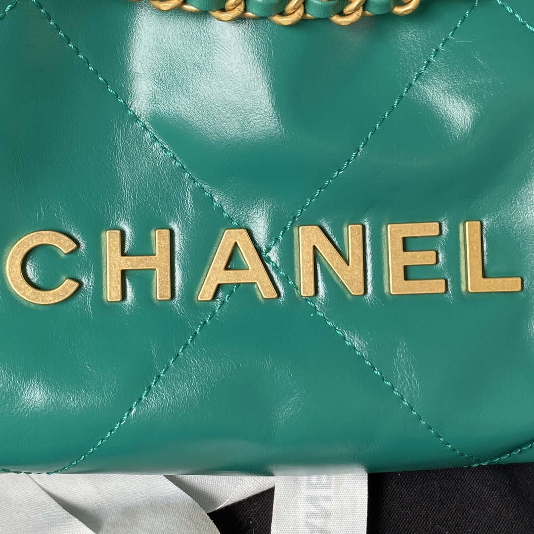 Chanel 22 Mini Handbag AS3980 Shiny Calfskin & Gold-Tone Metal Green