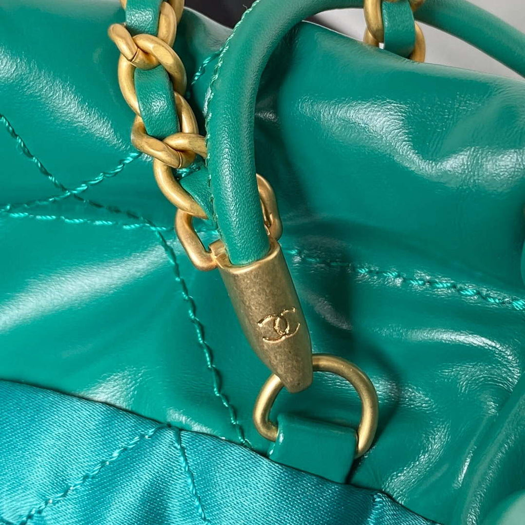 Chanel 22 Mini Handbag AS3980 Shiny Calfskin & Gold-Tone Metal Green