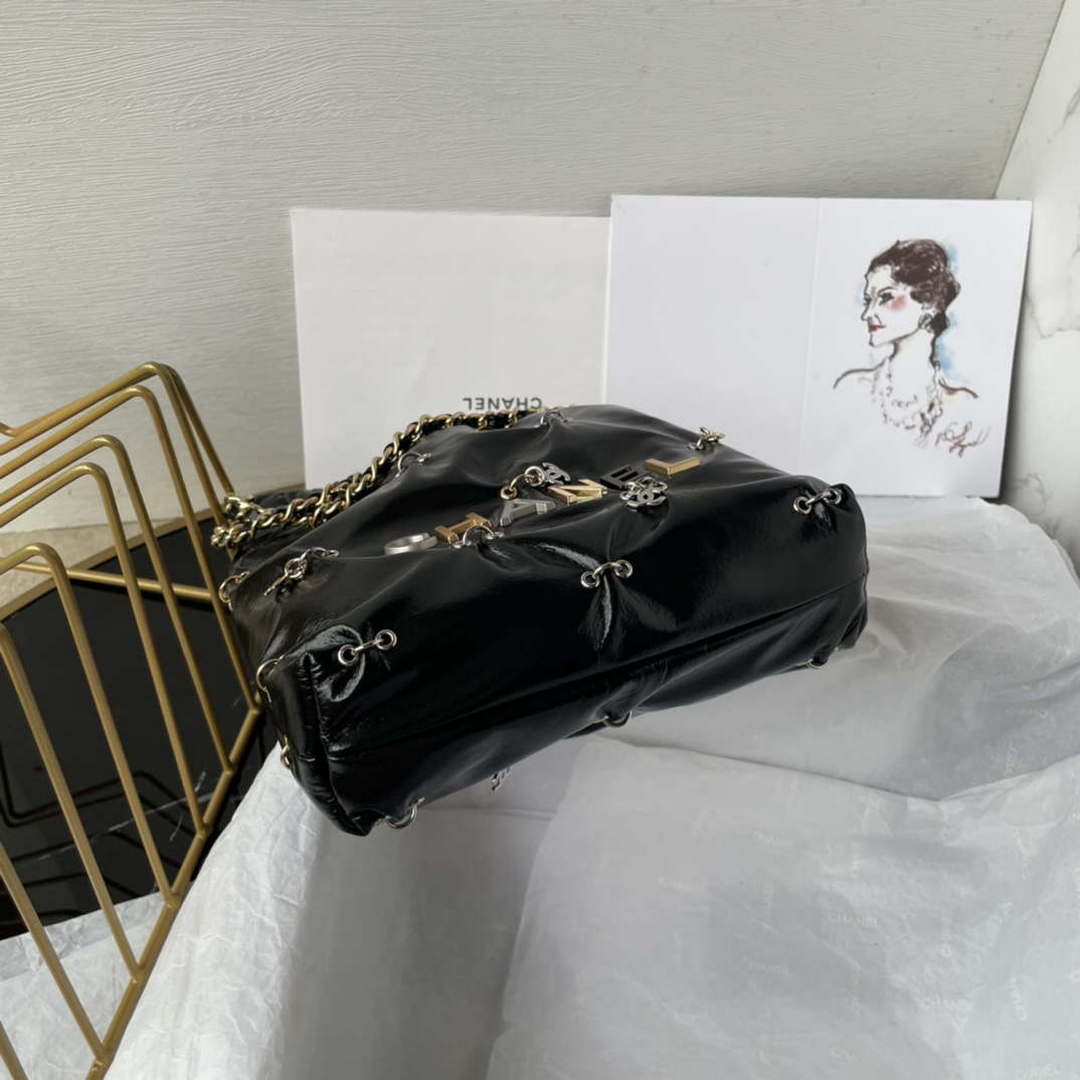 Chanel 22 Mini Handbag AS3980 Shiny Calfskin & Gold-Tone Metal with jewelry