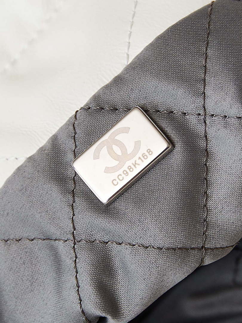 Chanel 22 Mini Handbag Patent Gradient Calfskin Lacquered Metal AS3980 White & pink silver